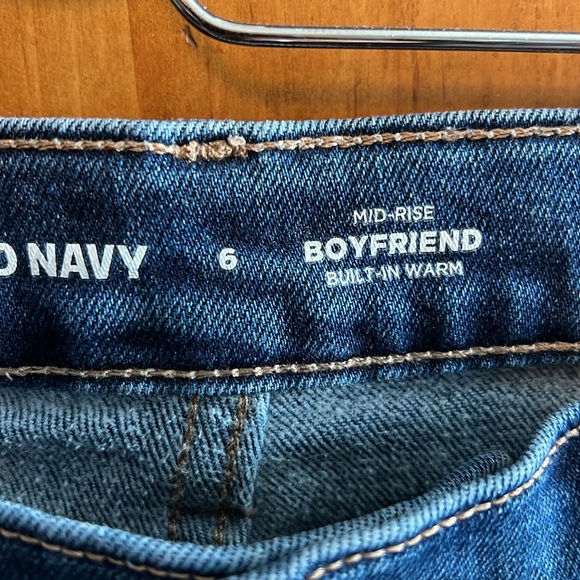 Old Navy boyfriend jeans BUILTIN WARM Sz 6 blue, GUC - Picture 2 of 4